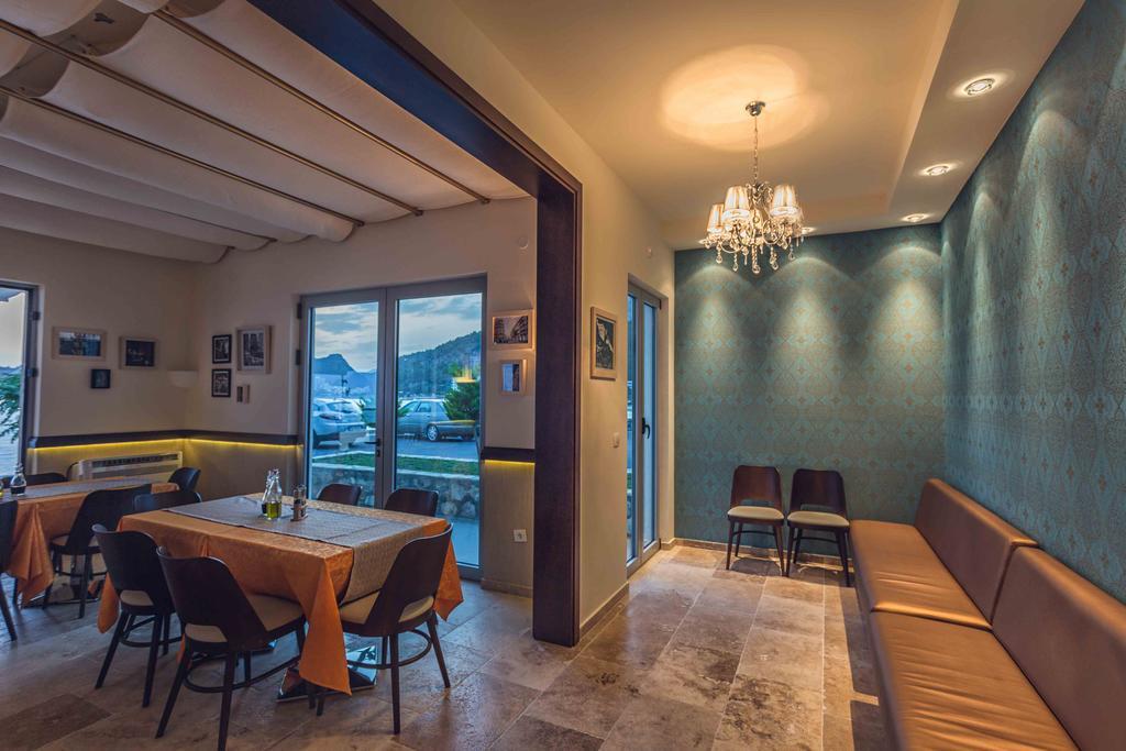Love Live Hotel Sutomore Eksteriør bilde