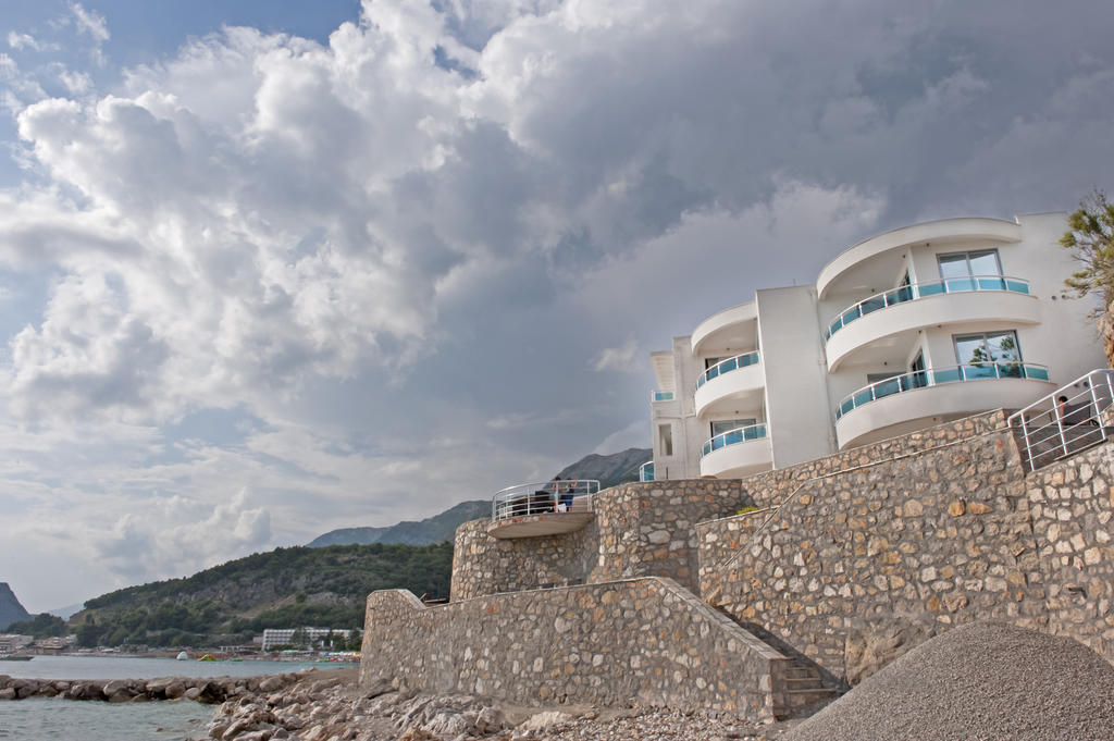 Love Live Hotel Sutomore Eksteriør bilde